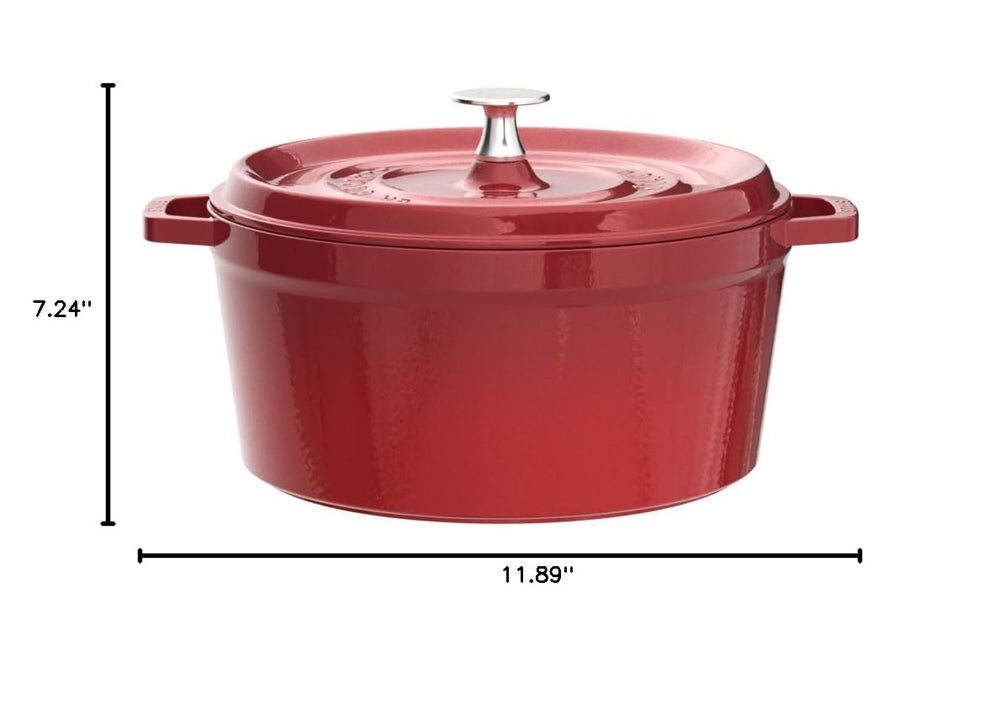 STAUB cocotte posée sur table dressée illustrant service convivial