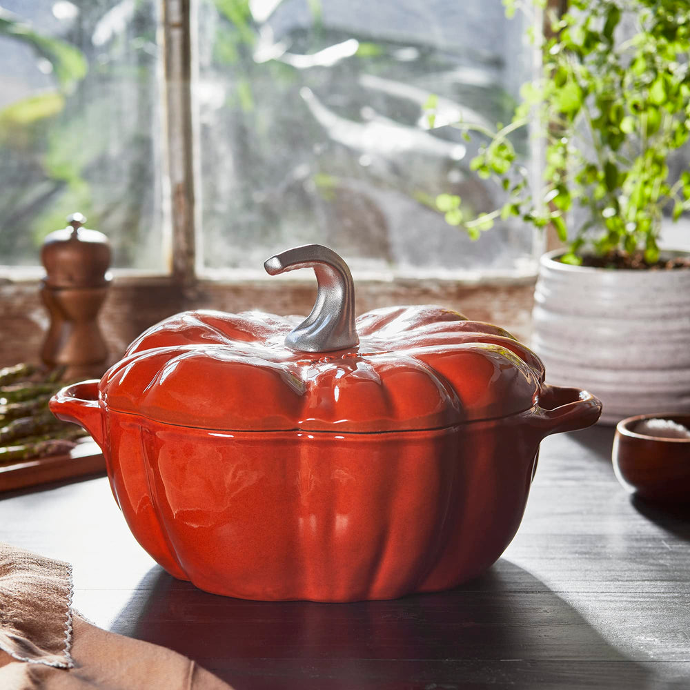 STAUB comparaison de taille avec fruits pour visualiser capacité