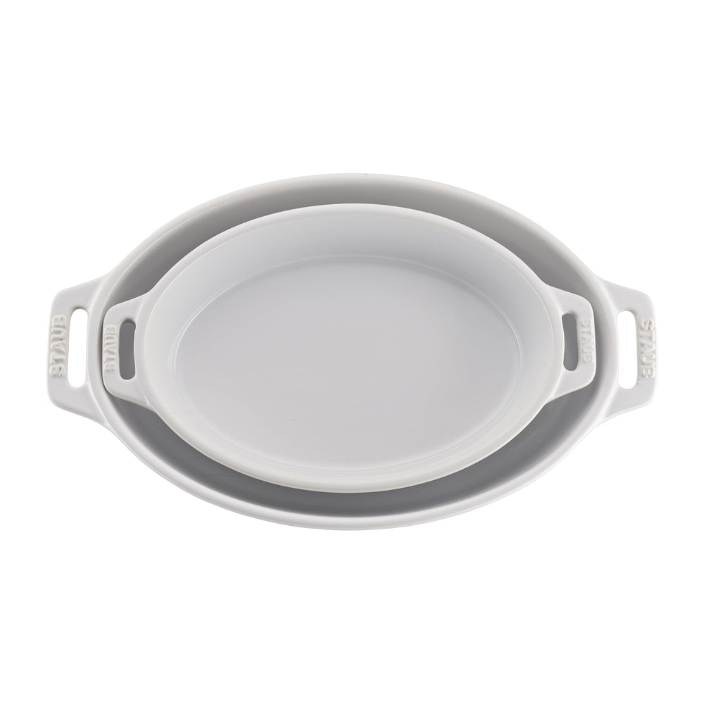 STAUB plat ovale dans le four montrant compatibilité haute température