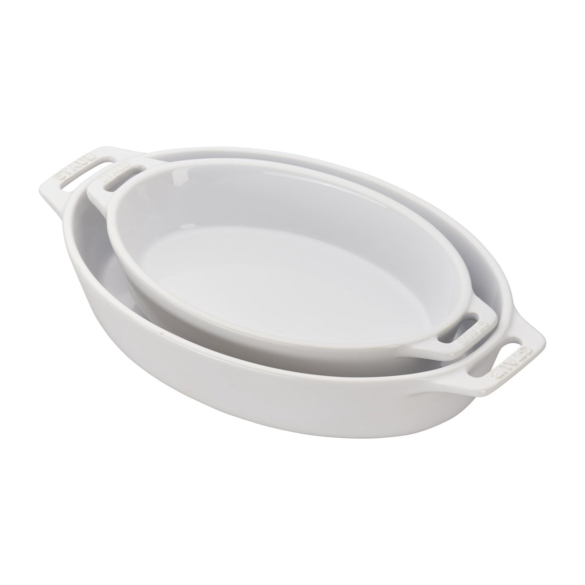 STAUB plat ovale face avant montrant design élégant et présentation à table