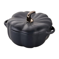 STAUB plat citrouille face avant élégant, met en valeur la présentation