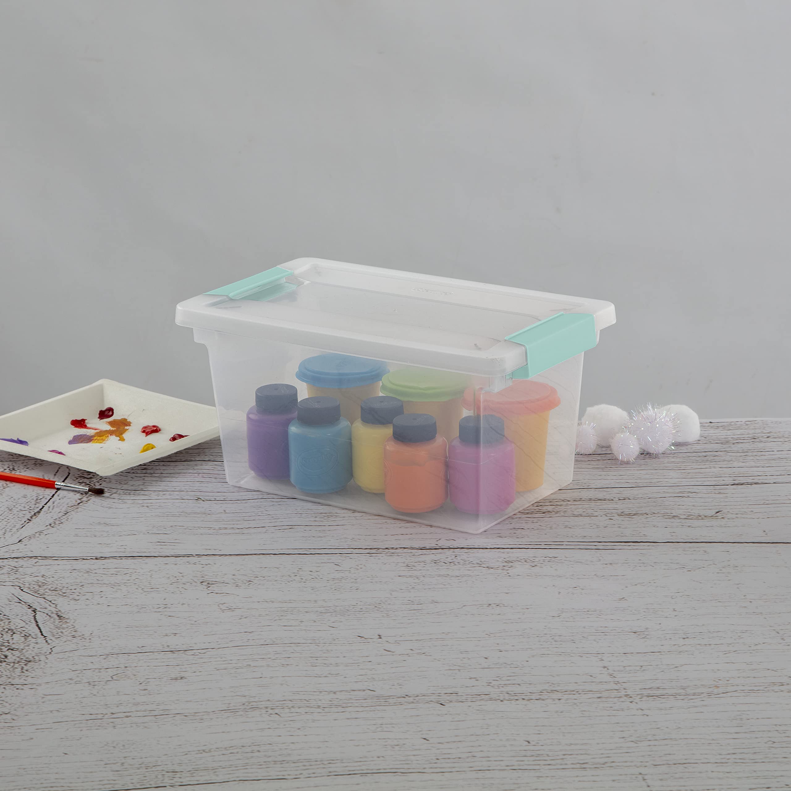 Sterilite boîte ouverte avec fournitures organisées pour gain de temps