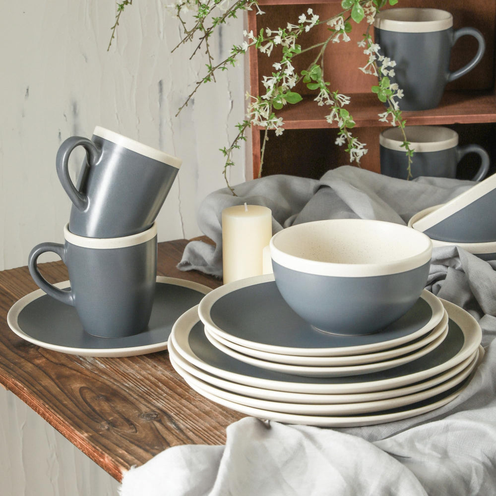 Stone Lain service mis en scène avec décoration, crée une table conviviale et élégante