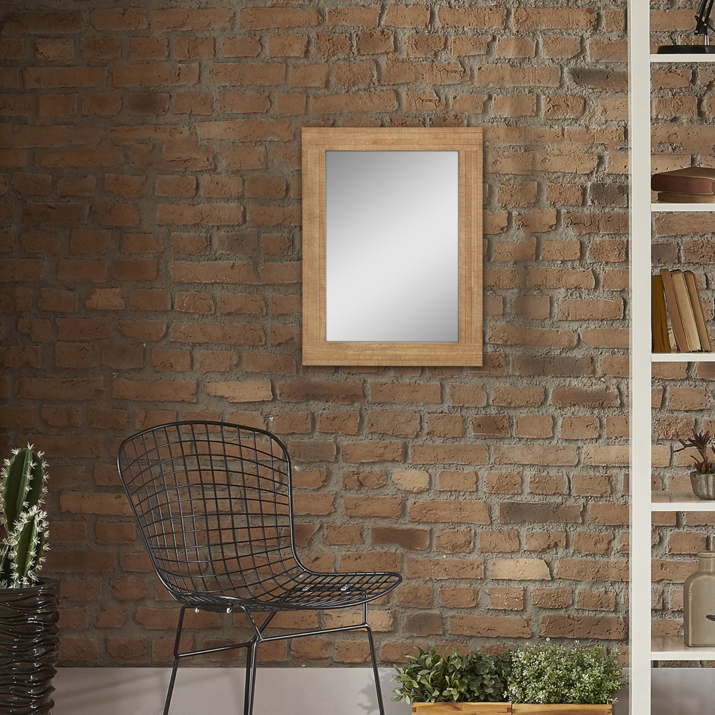Stonebriar miroir installé dans une entrée créant profondeur et luminosité