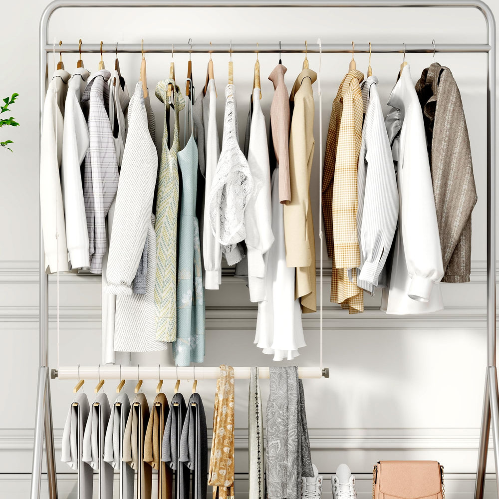 STORAGE MANIAC scène lifestyle dans dressing blanc, rangement soigné