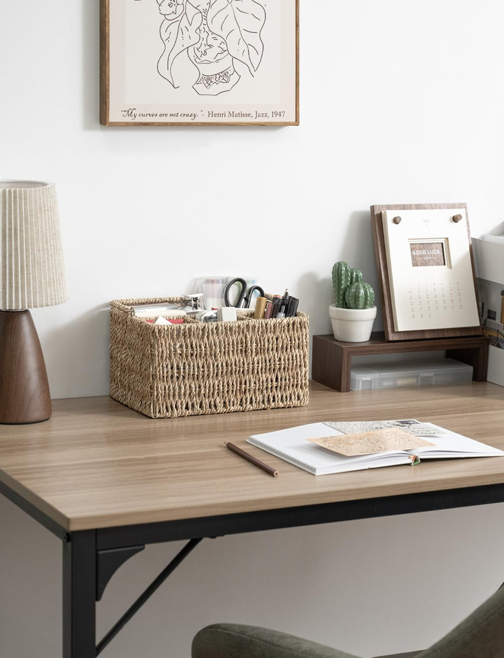 StorageWorks utilisé pour crayons et pinceaux montrant multifonctionnalité