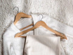 StorageWorks gros plan sur bois montrant texture et solidité