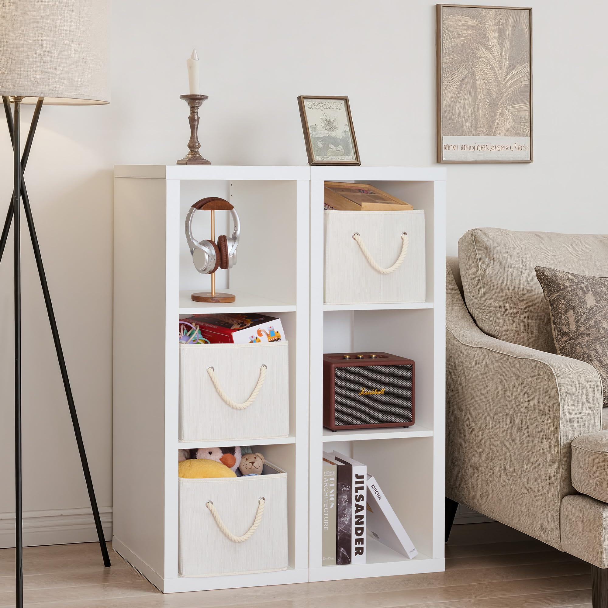 Corbeille StorageWorks remplie de linge illustrant gain d'espace pratique