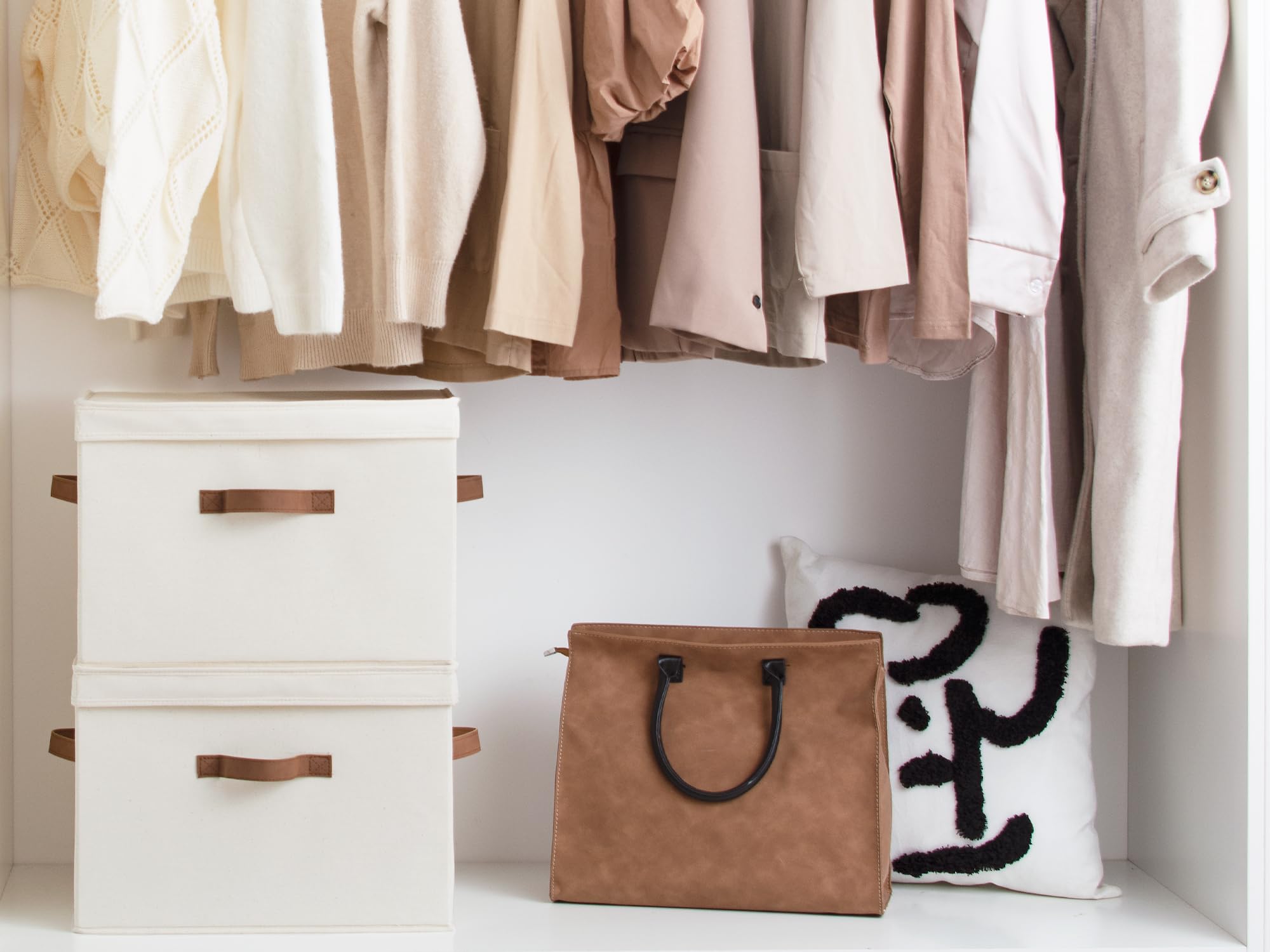 StorageWorks empilés sur étagère, organisation verticale optimisée