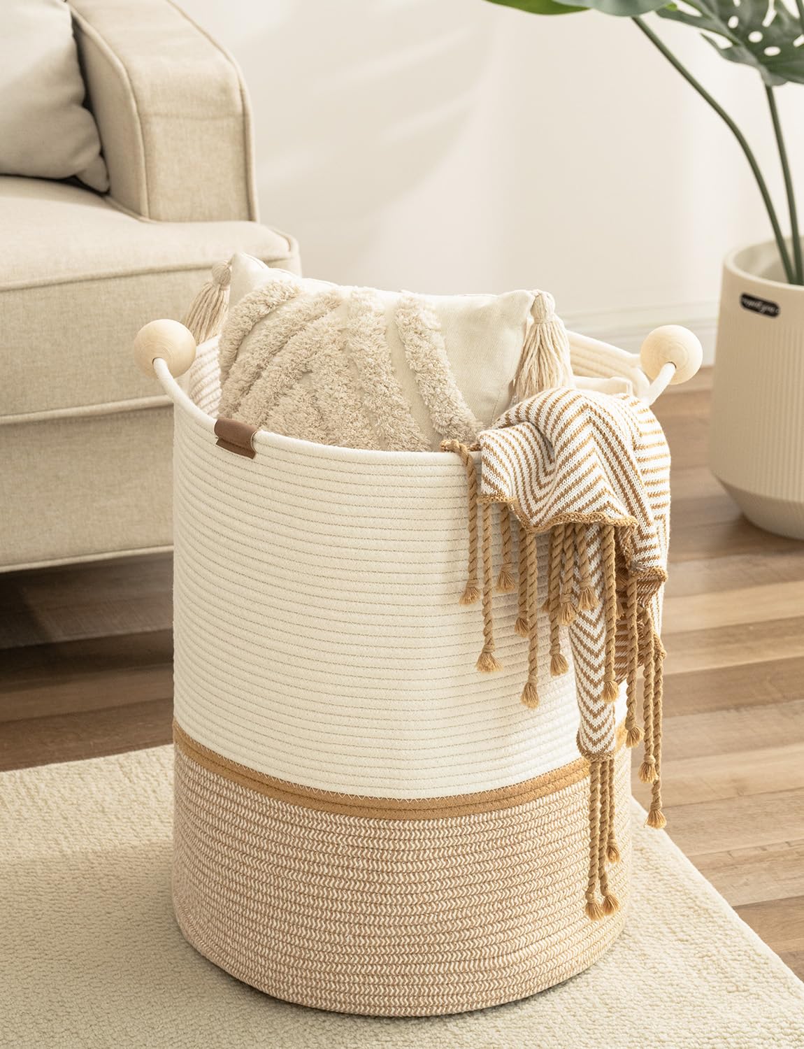 StorageWorks vue avant du panier blanc et kaki, rangement décoratif
