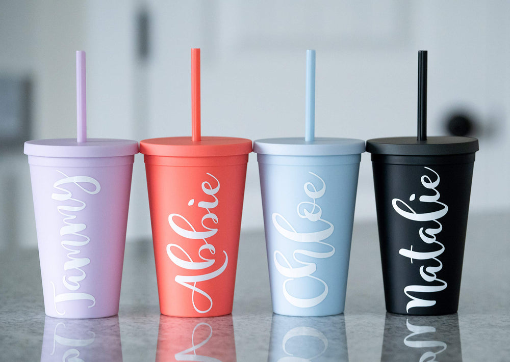 STRATA CUPS comparaison montrant le gobelet 16 oz pour évaluer la contenance