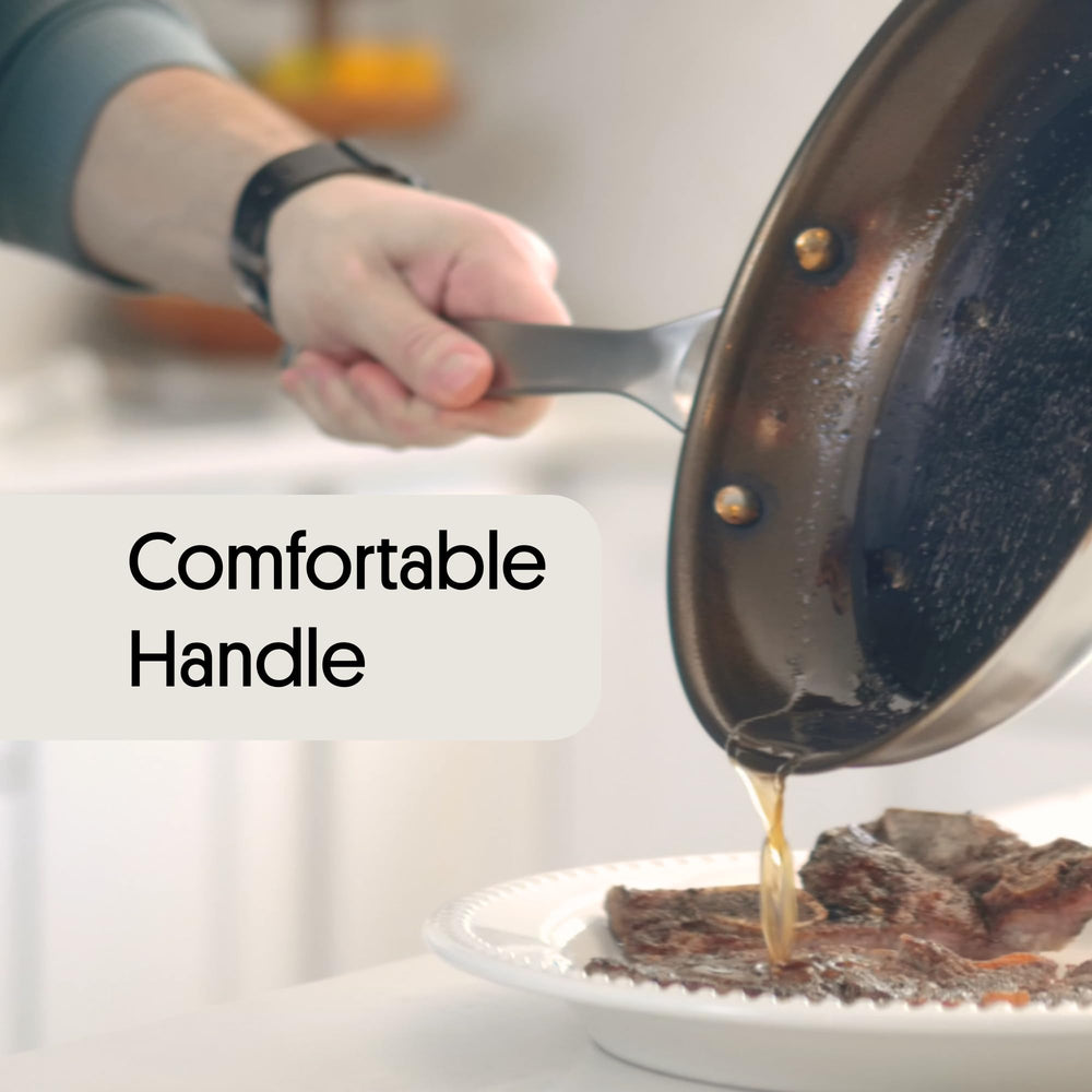 STRATA poêle dans cuisine lifestyle illustrant polyvalence et style