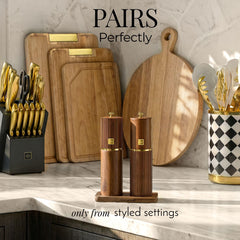 STYLED SETTINGS moulins en usage sur table améliorant service et présentation