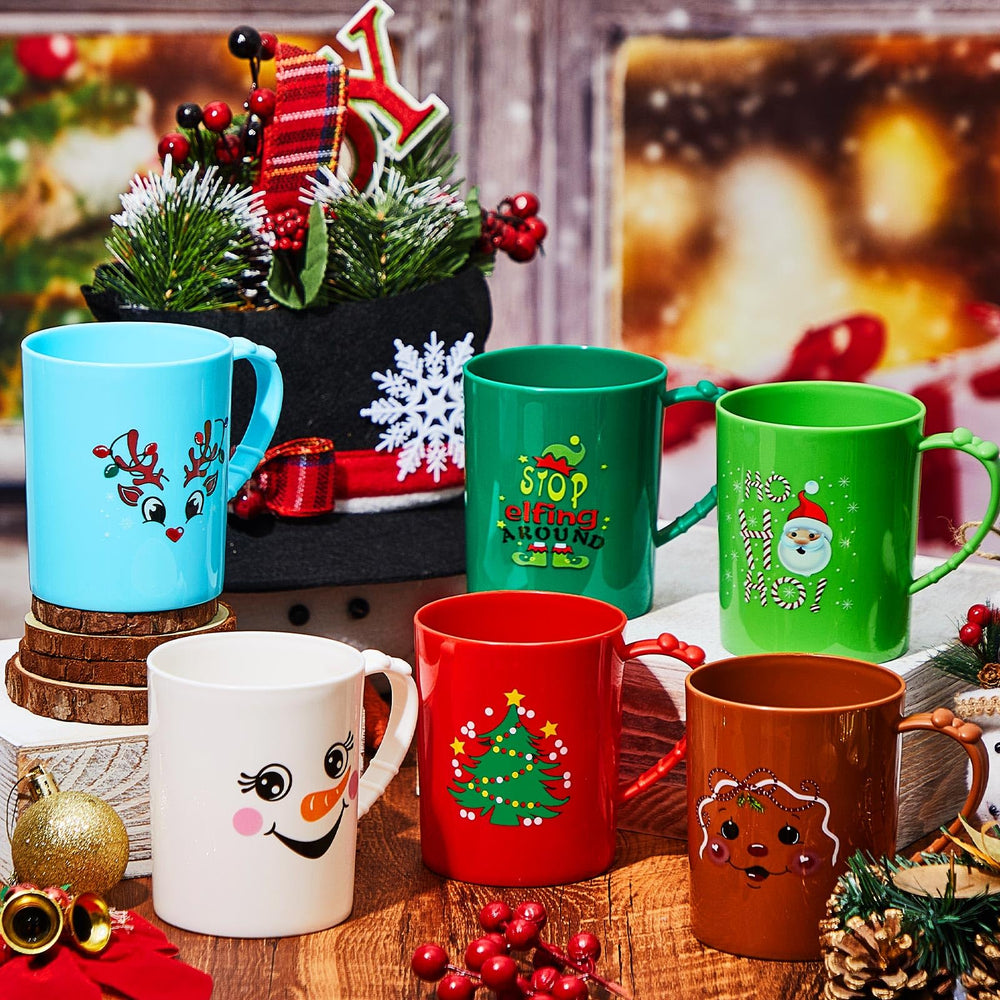 Suclain douze mugs arrangés sur un buffet pour déco de fête pratique