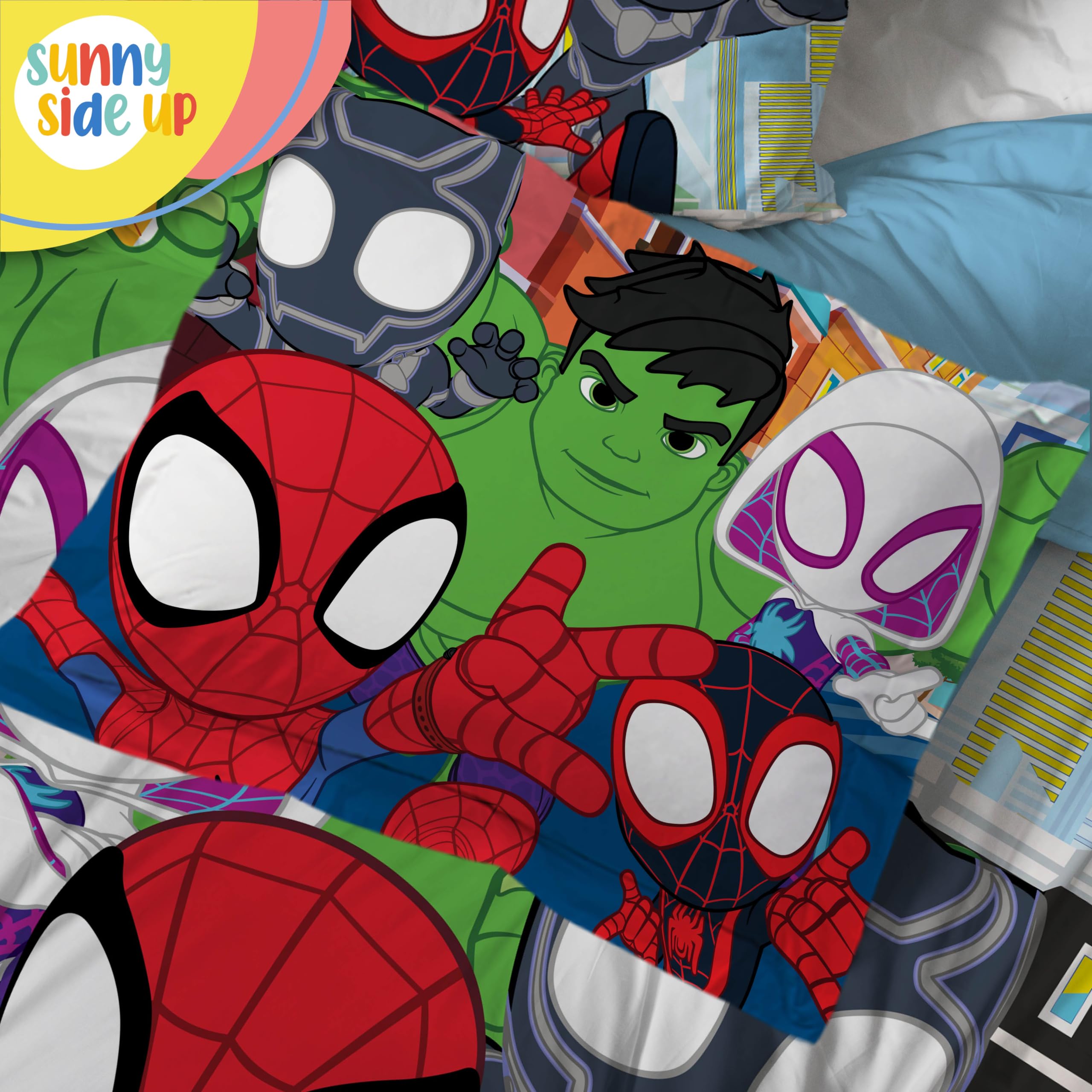 Sunny Side Up mise en situation sur lit d'enfant, look joyeux et invitant au sommeil