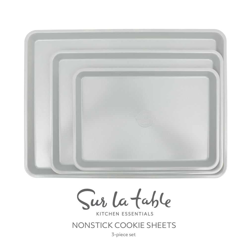 Sur La Table gros plan texture antiadhésive illustrant libération facile