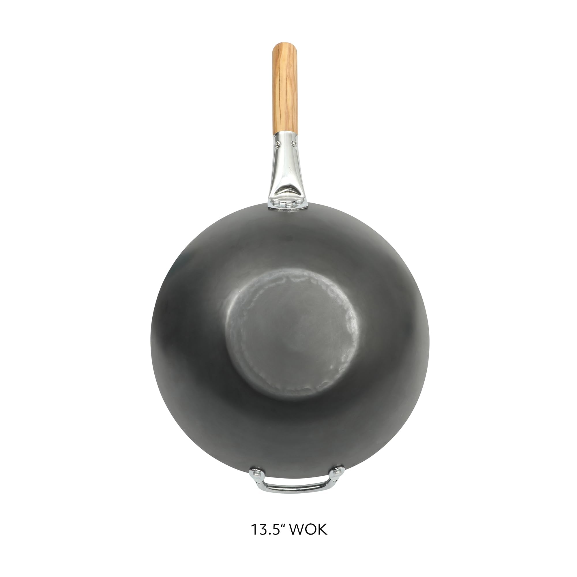 Sur La Table wok intérieur patiné détail montrant surface antiadhérente naturelle