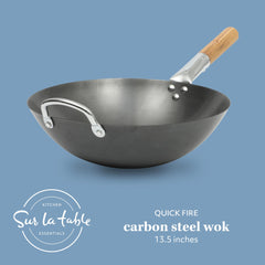 Sur La Table wok poignée rivetée gros plan pour une prise sûre