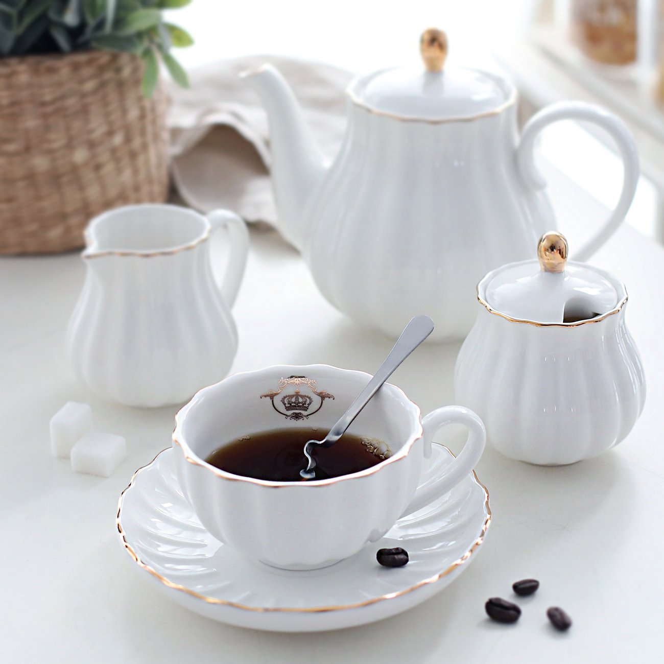 Sweejar Home gros plan de la théière montrant la finition lisse