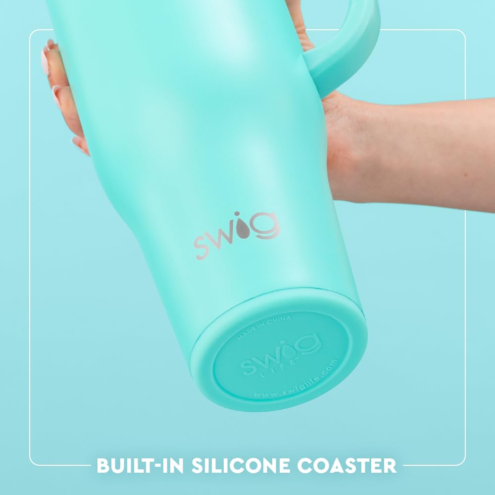 Swig Life comparaison de taille 40oz à côté d'une tasse, montre capacité réelle