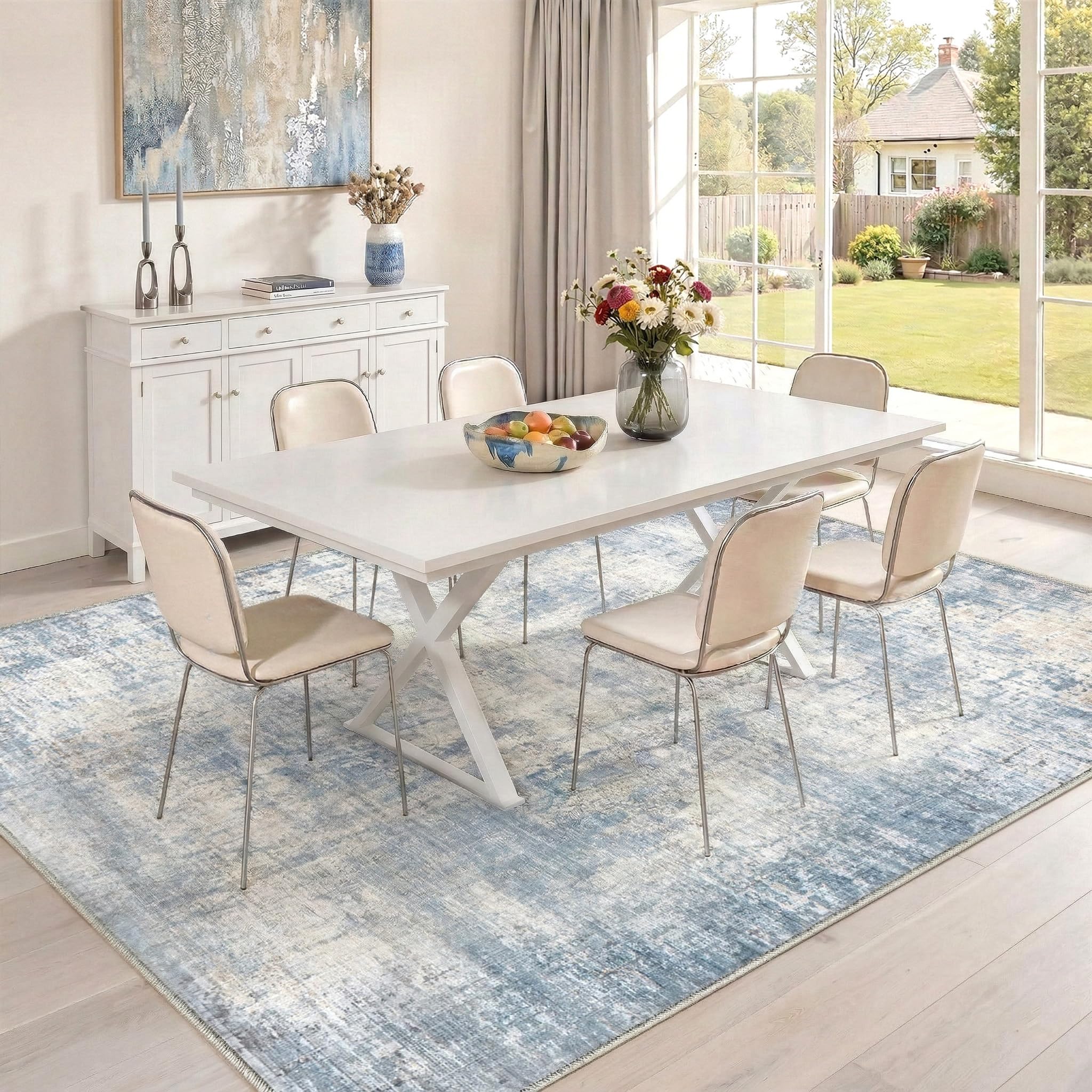 Syrlfar tapis placé sous canapé montrant gain d'espace et adaptation