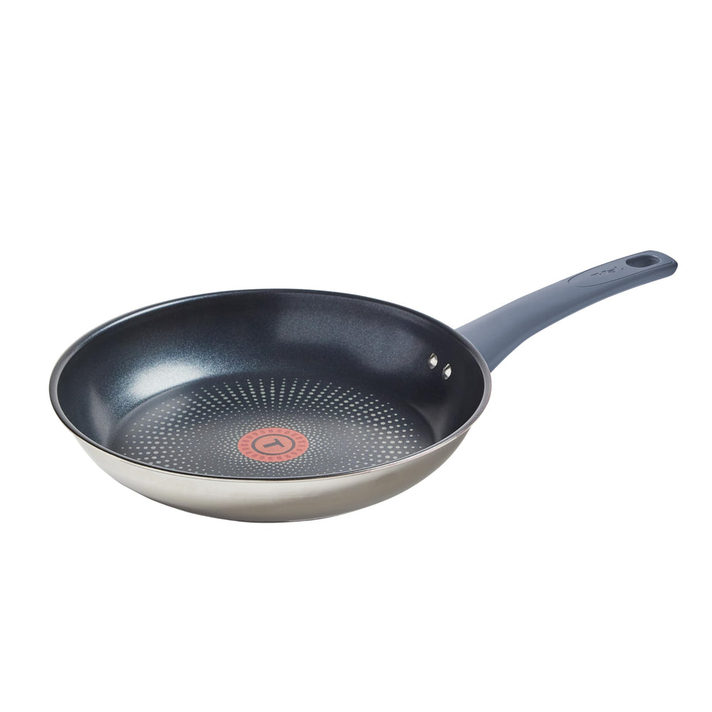 T-fal poêle face avant montrant design inox et bord pratique
