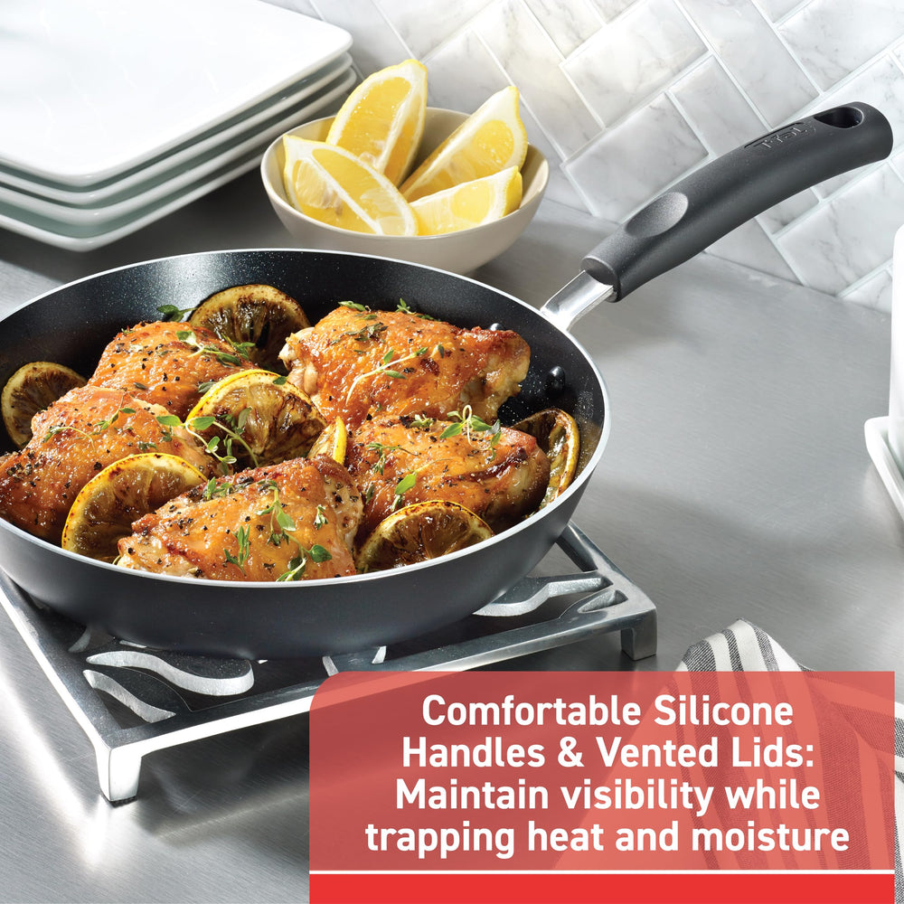 T-Fal poignée ergonomique offrant prise sûre et contrôle en cuisine