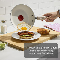 T-fal Thermo-Spot allumé indiquant chaleur idéale pour saisir uniformément