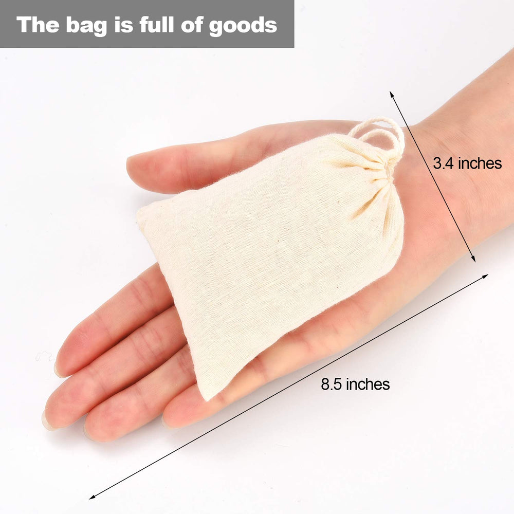 Tatuo comparaison taille dans une main montrant dimensions 3x4 pouces pour repère visuel