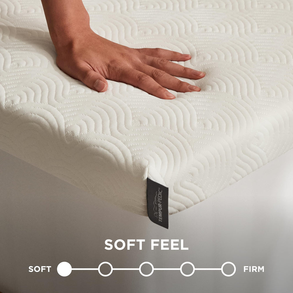 Tempur-Pedic tissu ultra-doux démontrant douceur au toucher
