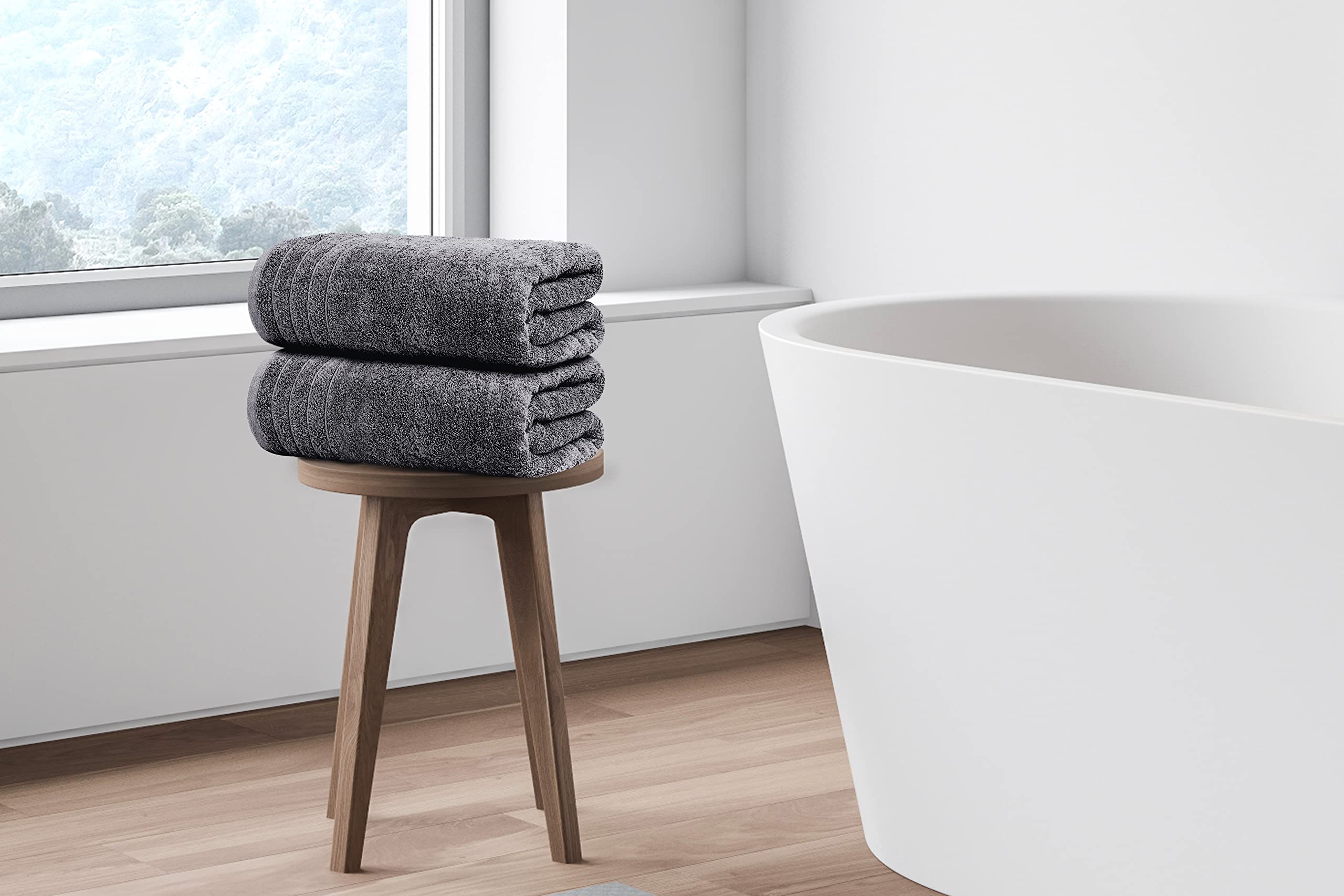 Tens Towels personne s'enroulant pour montrer absorption rapide