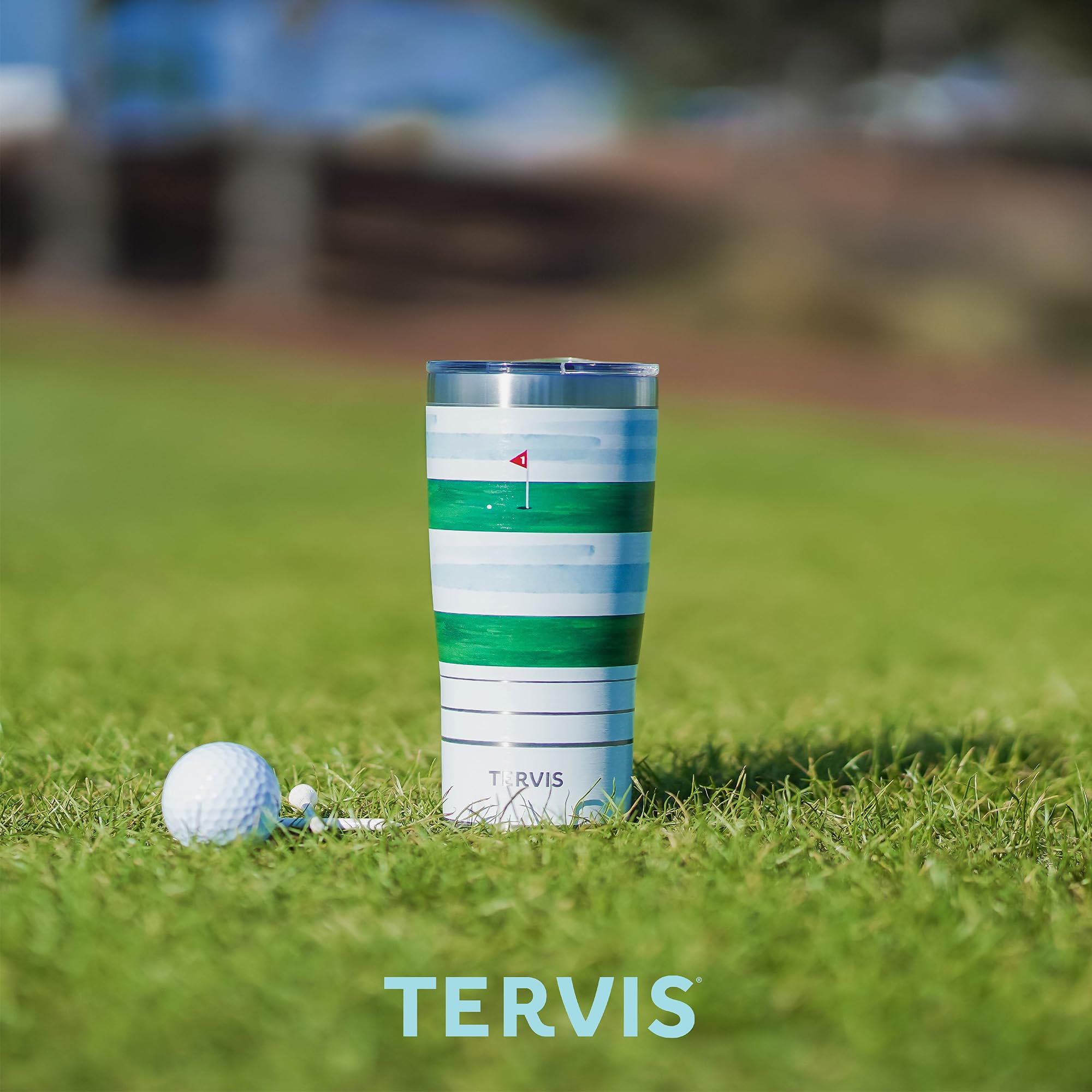 Tervis en usage avec café illustrant maintien de température et confort