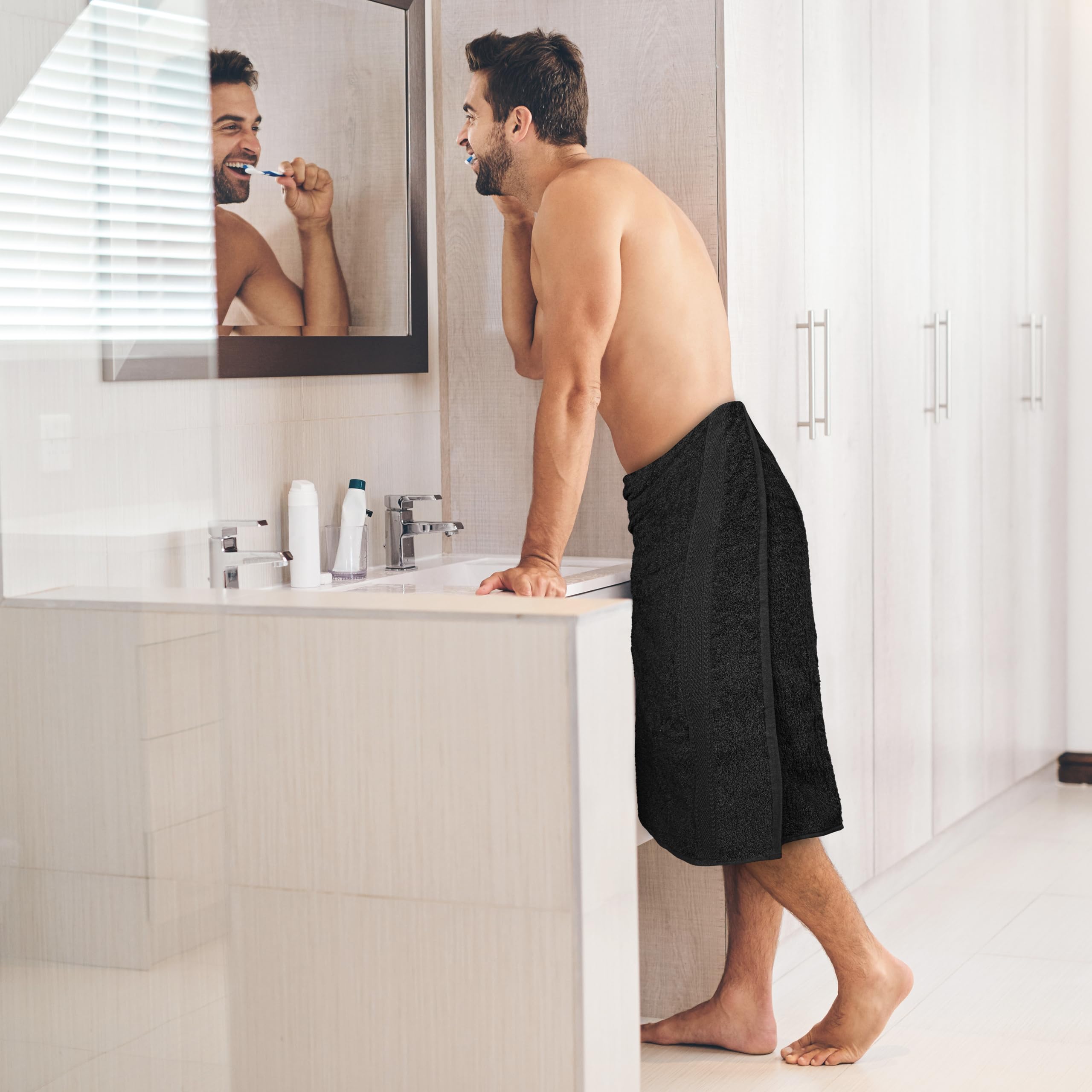 TEXCRAFT serviette dans une salle de bain moderne, rendu esthétique et professionnel