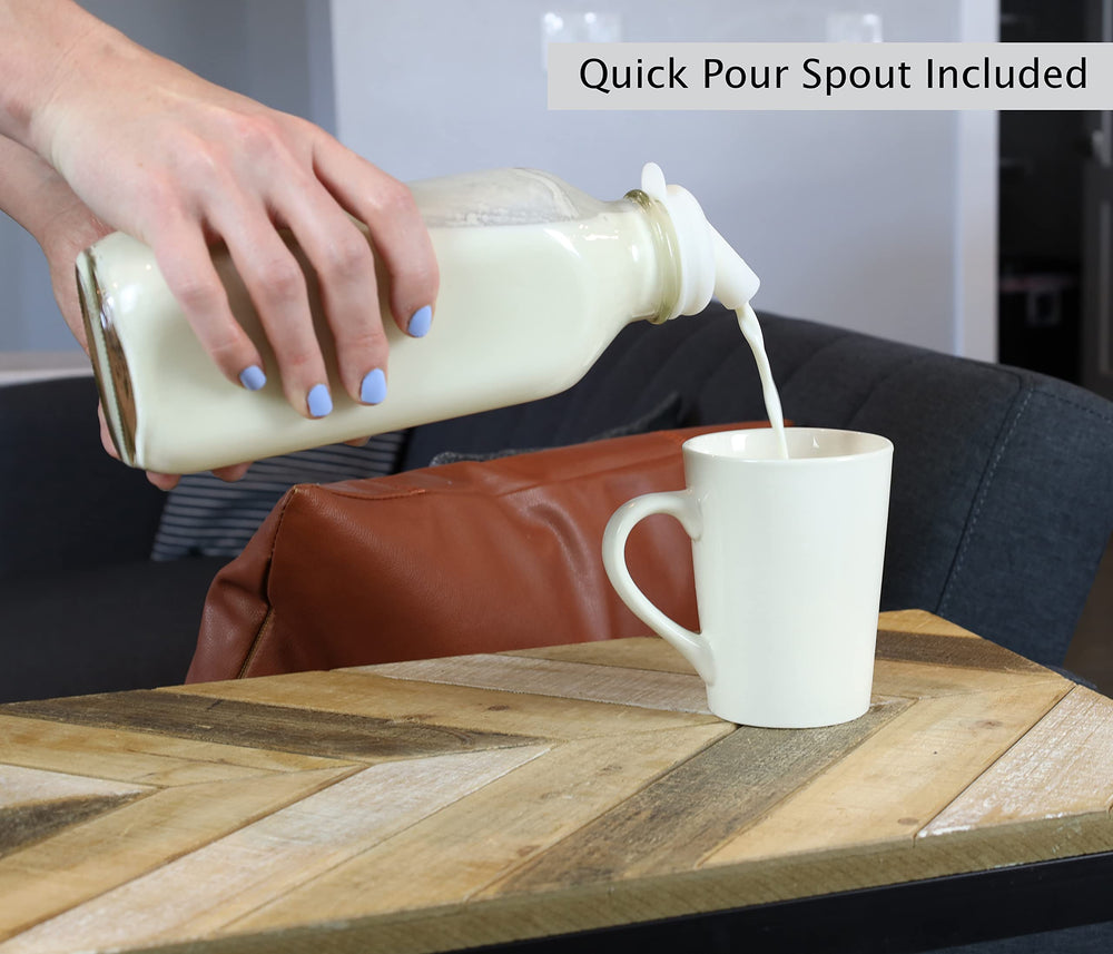The Dairy Shoppe bouteille en train de verser illustrant usage pratique