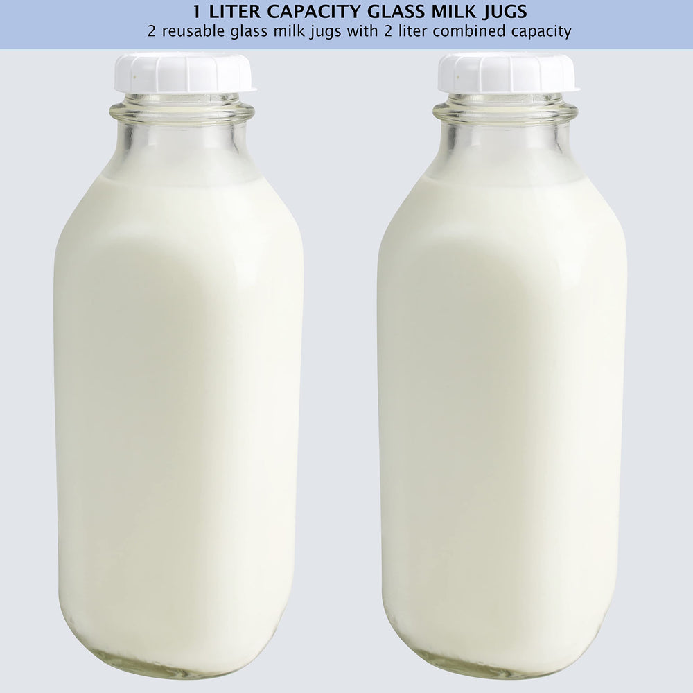 The Dairy Shoppe bouteille à côté d’un verre pour comparer la taille