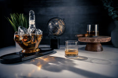 The Wine Savant comparaison d'échelle montrant la carafe 750 ml et la capacité pratique