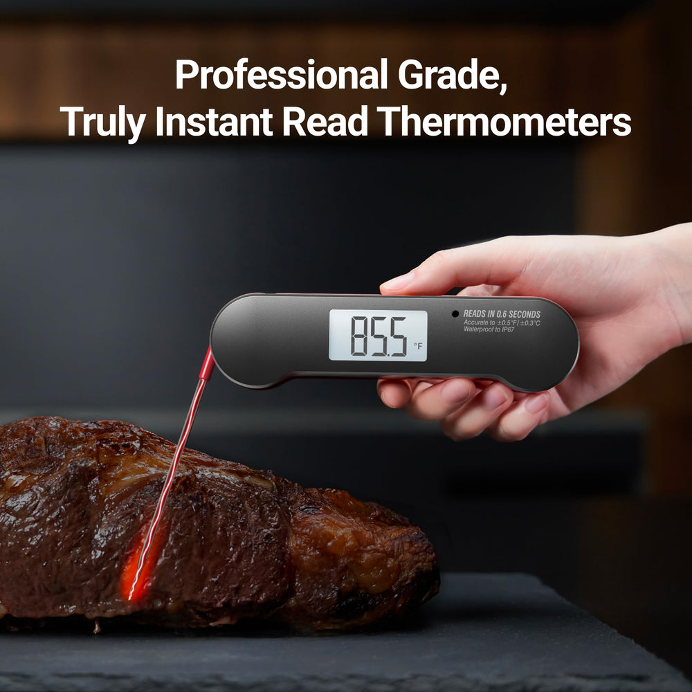 ThermoMaven F1 Pro en utilisation sur un barbecue, contrôle rapide de la cuisson pour des viandes juteuses.