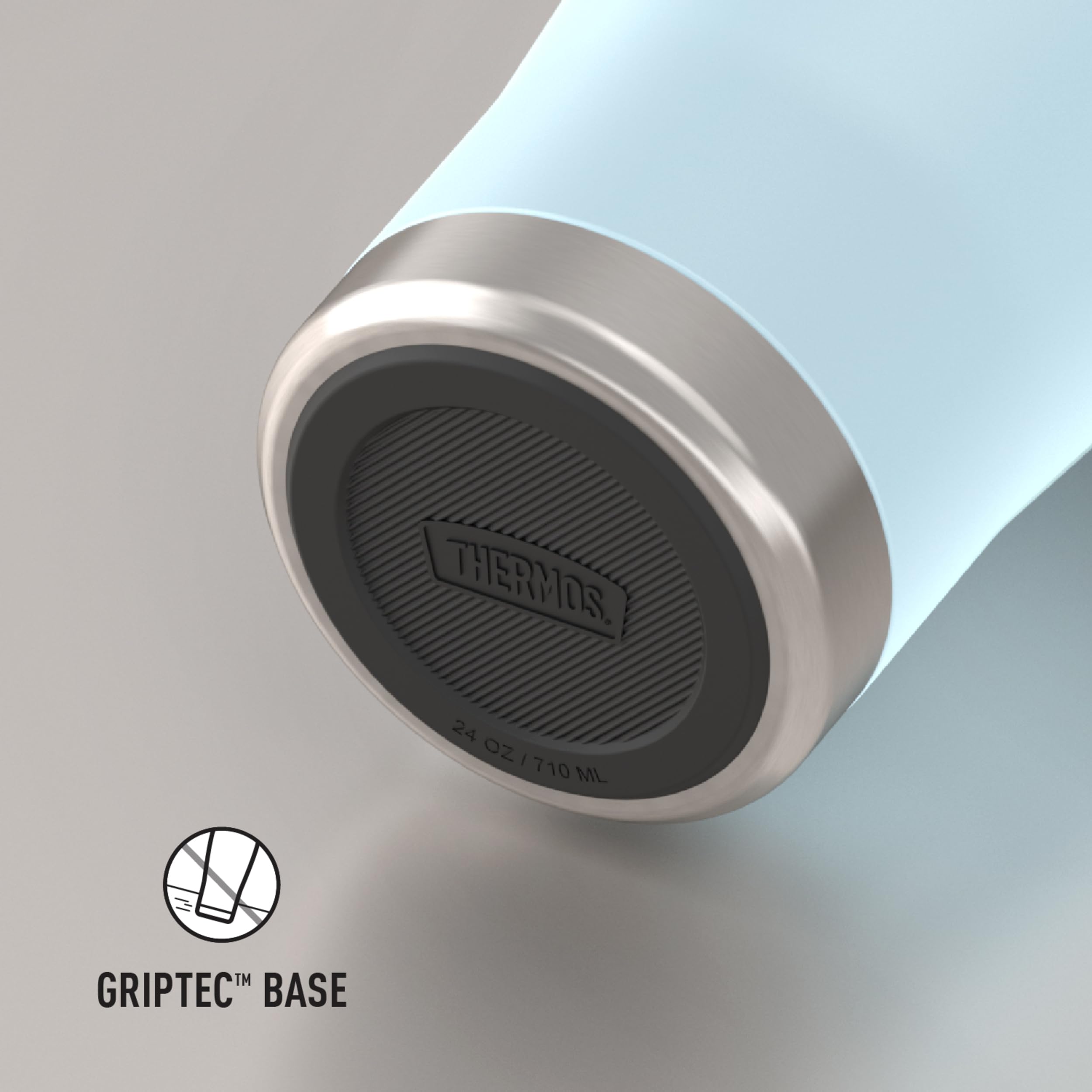 THERMOS tumbler posé en extérieur, idéal pour pique‑nique et voyages