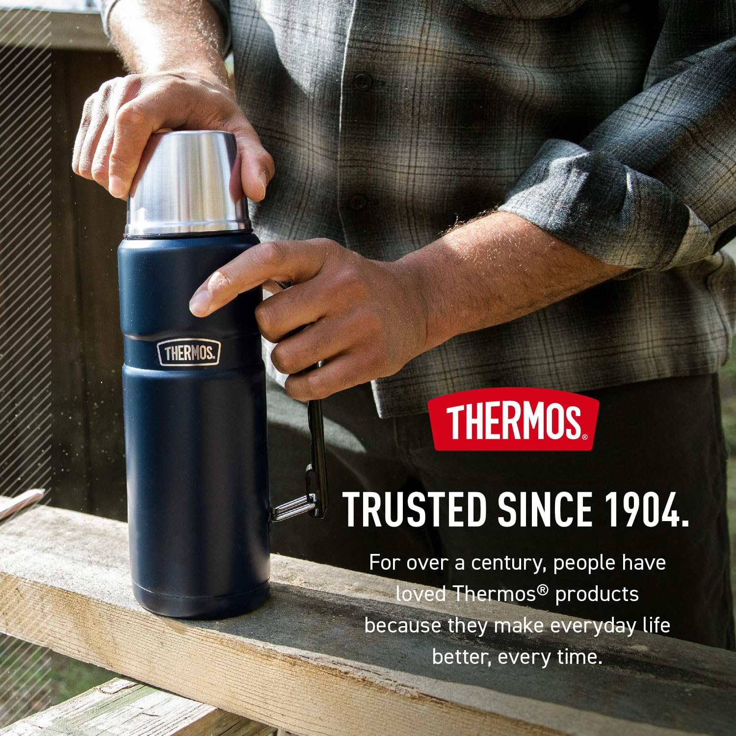 THERMOS tasse remplie vapeur montrant maintien de la chaleur