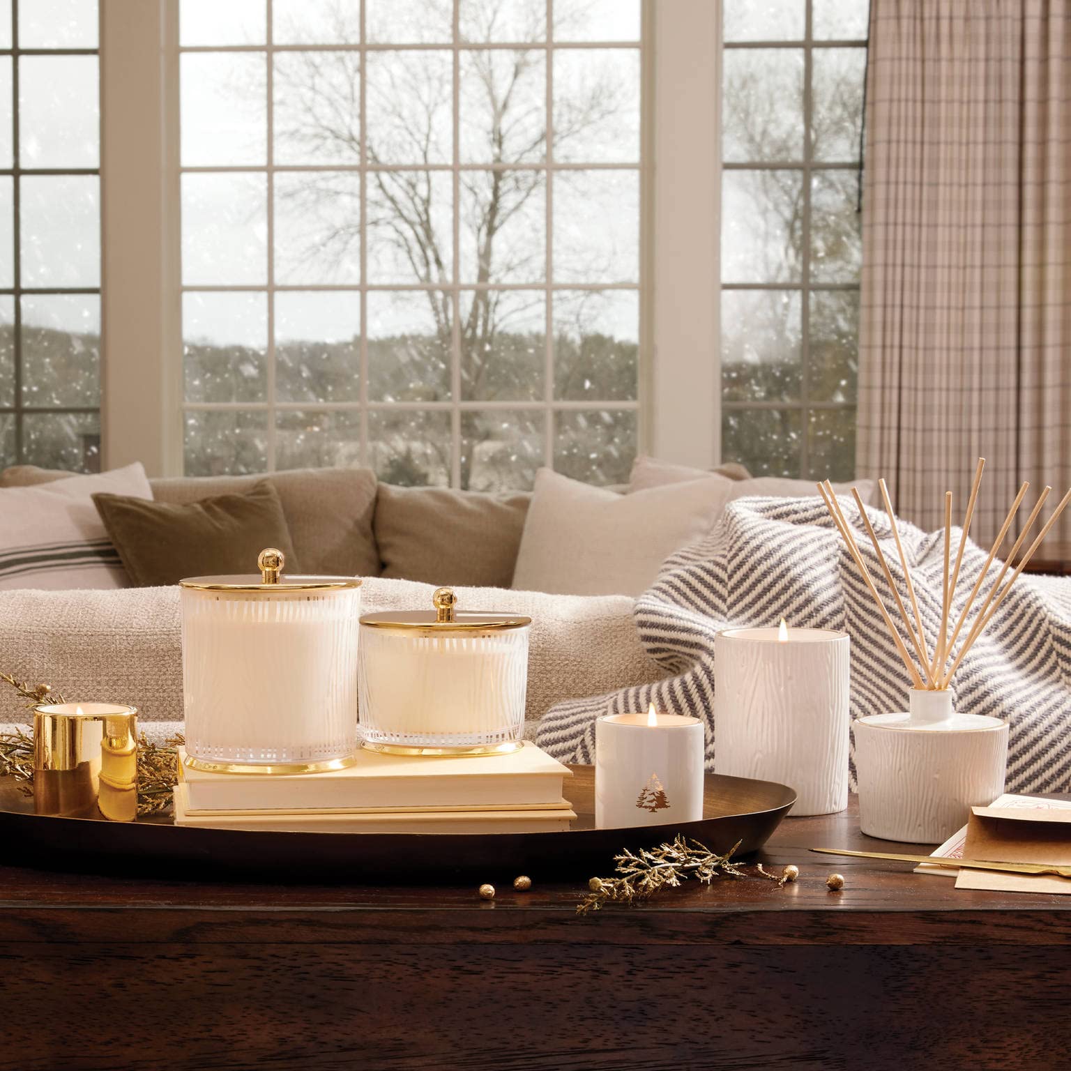 Thymes Frasier Fir détail de la base dorée apportant élégance décorative