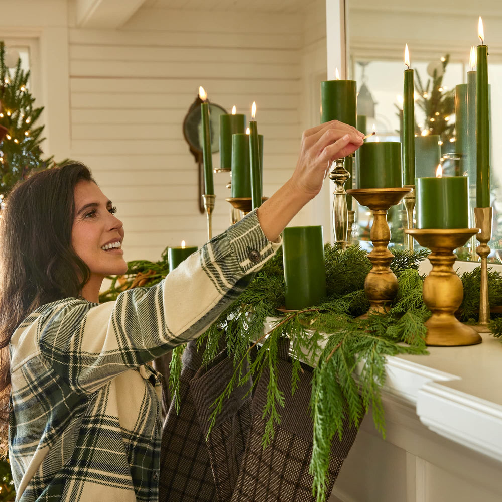 Thymes Frasier Fir étiquette visible, marque et parfum identifiables