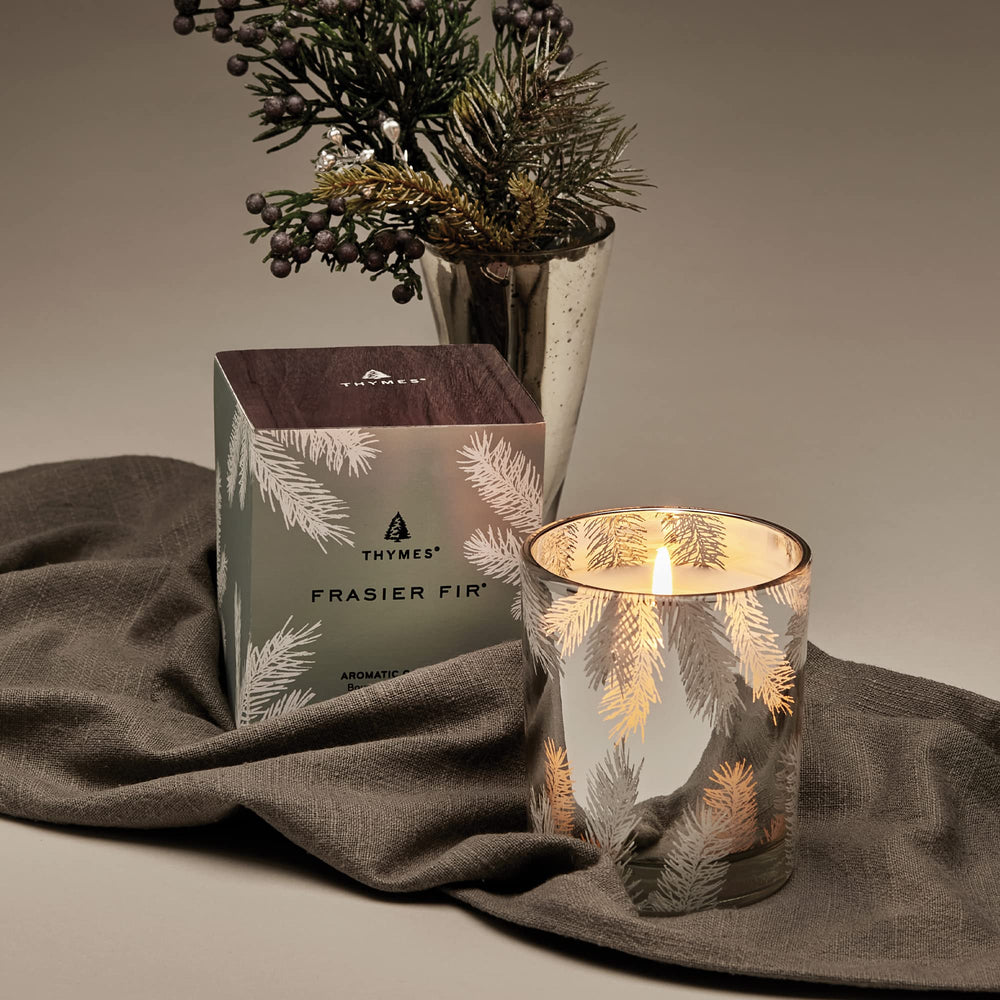 Thymes bougie Frasier Fir gros plan motif aiguilles offrant texture élégante