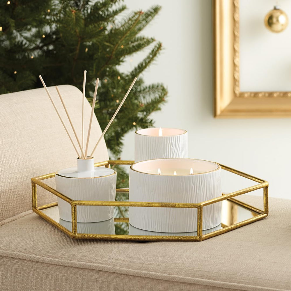 Thymes bougie sur table de fêtes, crée ambiance conviviale et festive