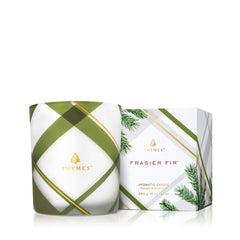 Bougie Thymes Frasier Fir en verre vert et blanc vue avant pour décoration hivernale