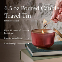 Thymes bougie allumée créant ambiance chaleureuse et parfum réconfortant