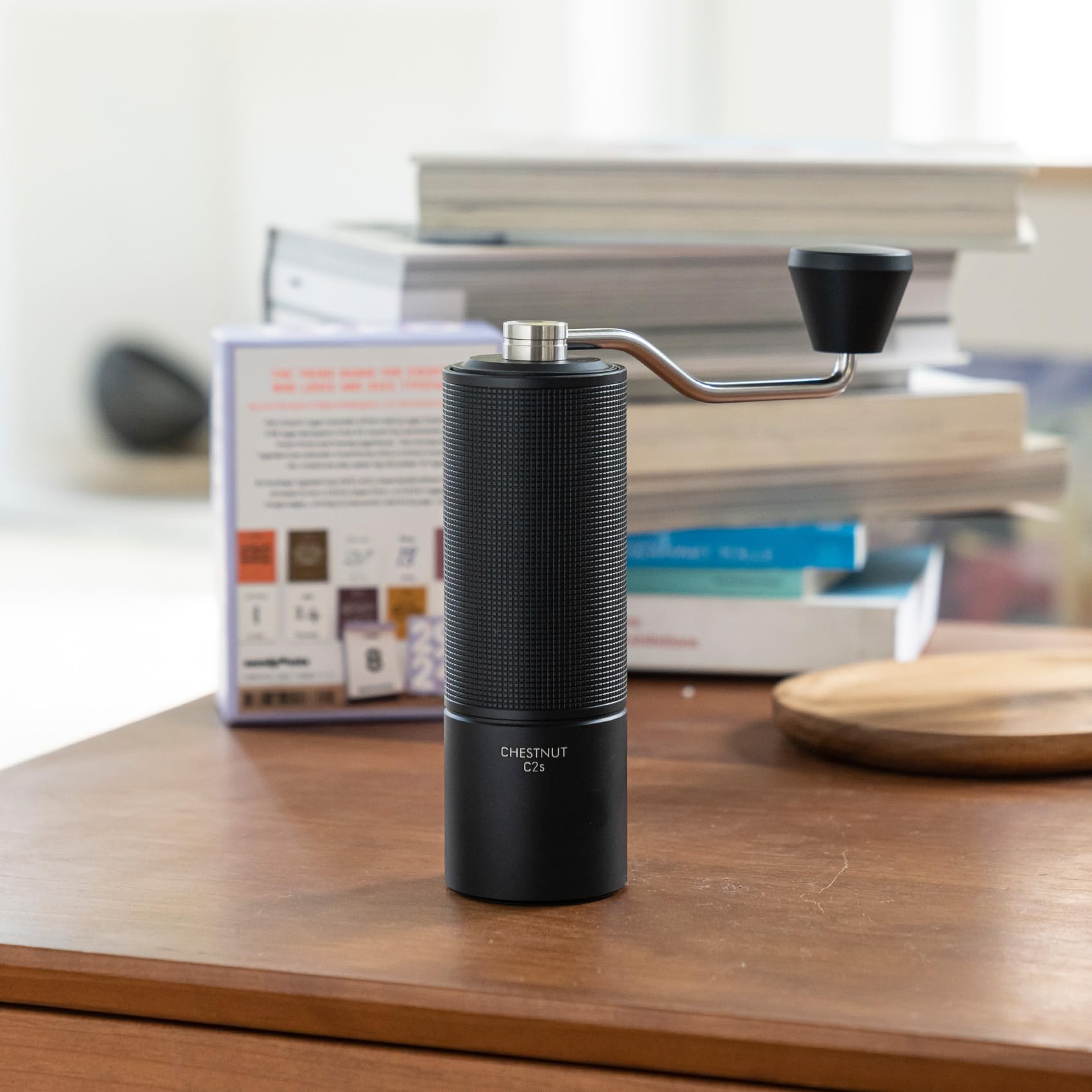 Lifestyle TIMEMORE Chestnut C2S posé sur une table de camping montrant robustesse mobile