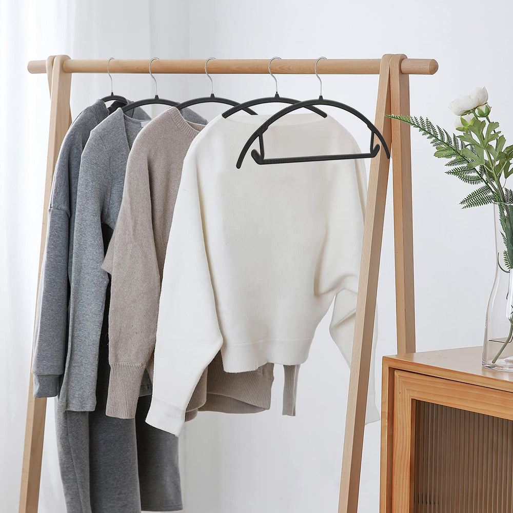 TIMMY placard organisé avec cintres assortis, look élégant et rangé