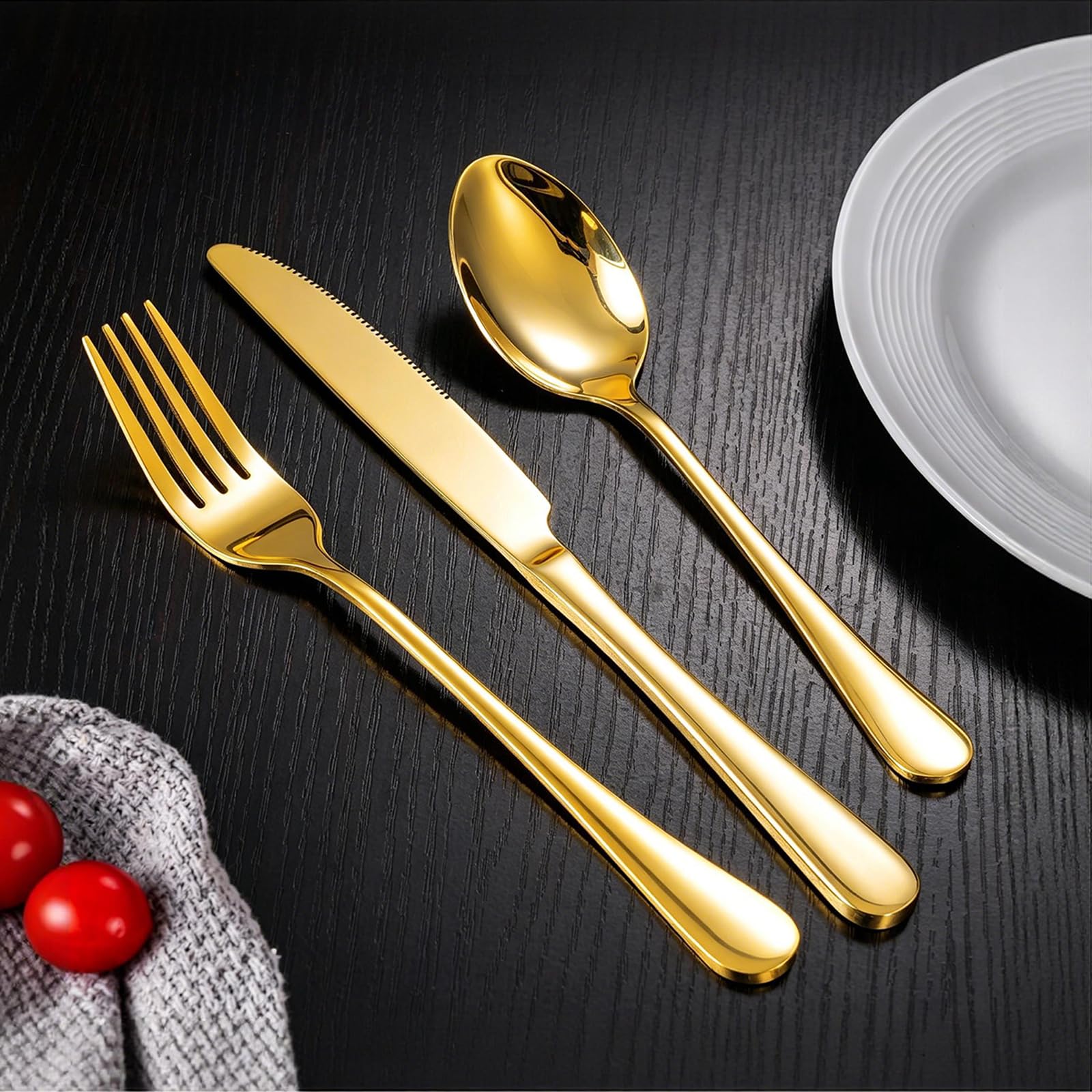 TININA set posé sur une table de mariage illustrant l’apparence élégante en réception