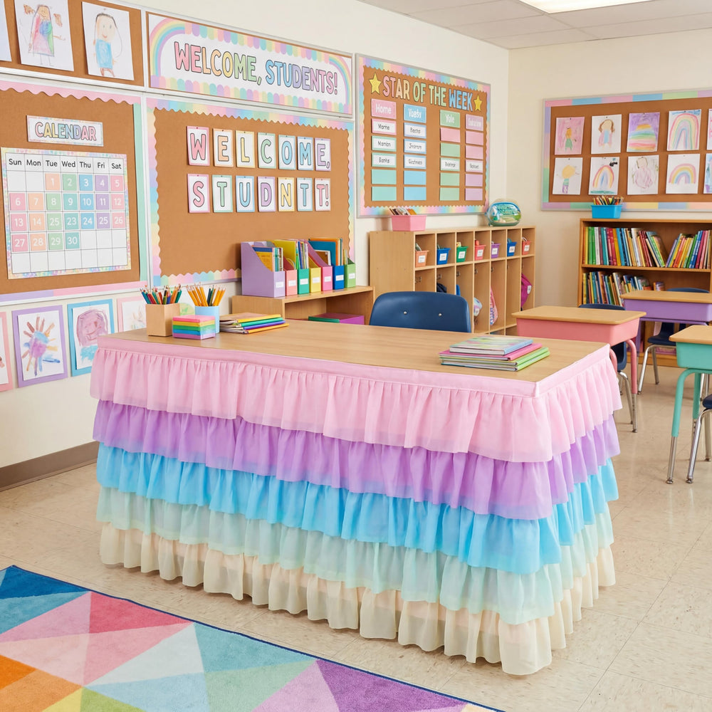 Tioncy jupon installé sur table de classe pour mise en valeur