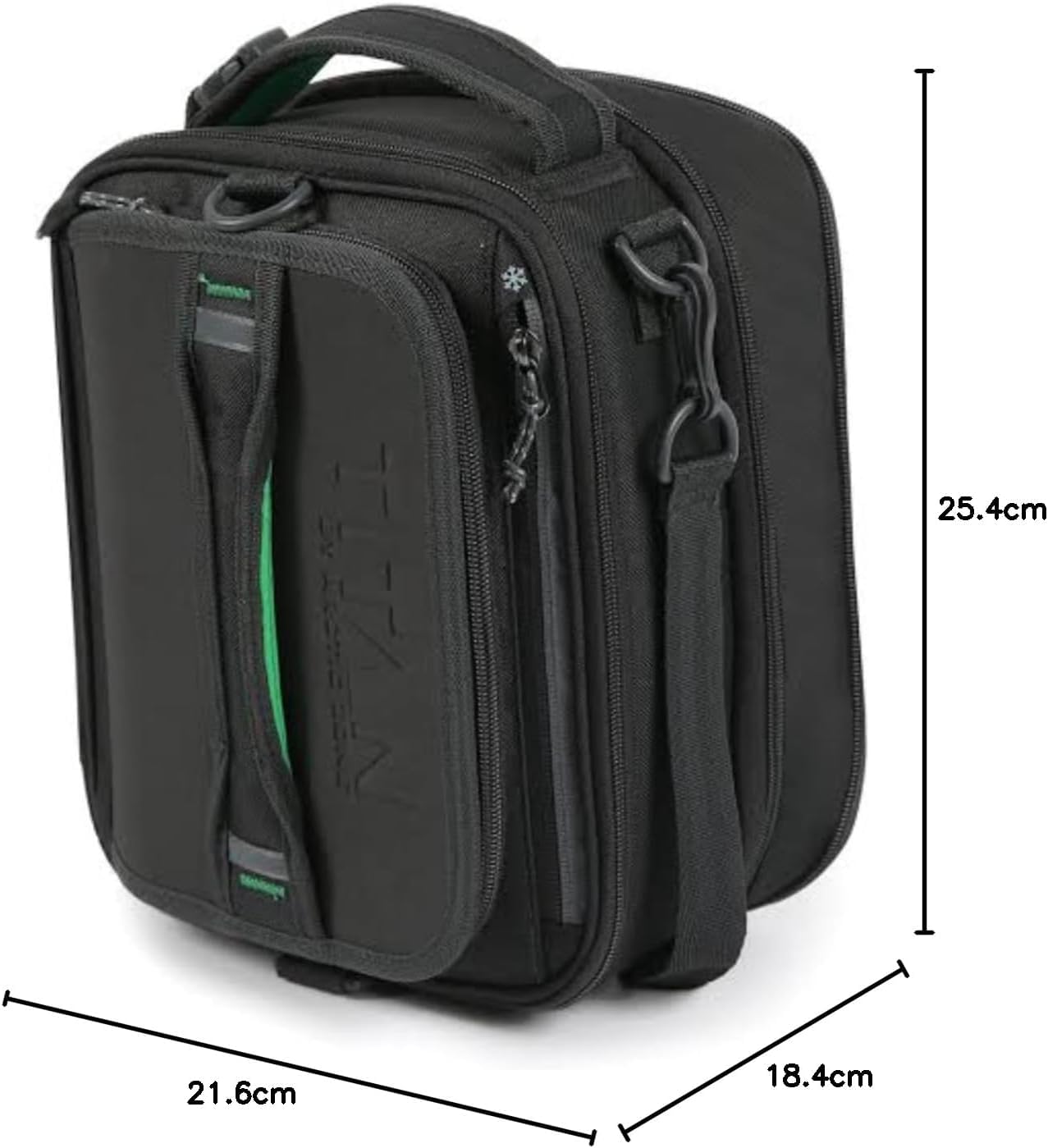 Titan by Arctic Zone comparaison taille versus main pour évaluer capacité pratique